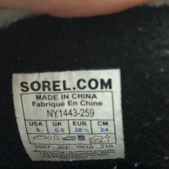Sorel Caribou rain/snow boots - Picture 8 of 9
